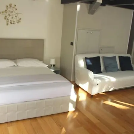 Carlo Alberto 27-c *