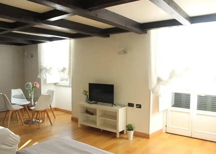 Carlo Alberto 27-c Lejlighed *