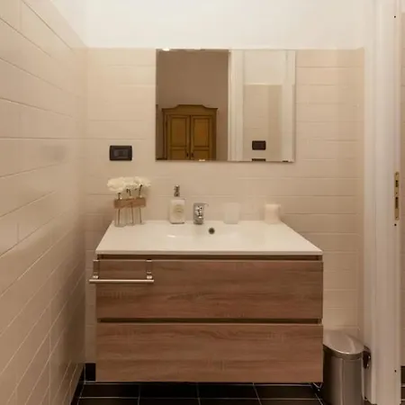 Carlo Alberto 27-c Apartman *