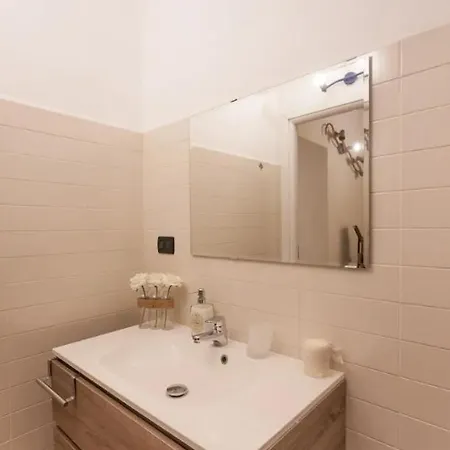 Carlo Alberto 27-c * Torino