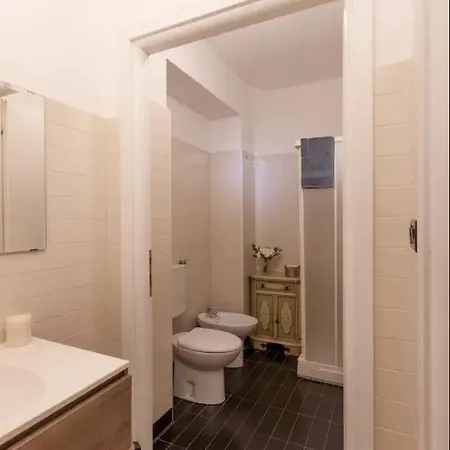 Carlo Alberto 27-c Apartman *